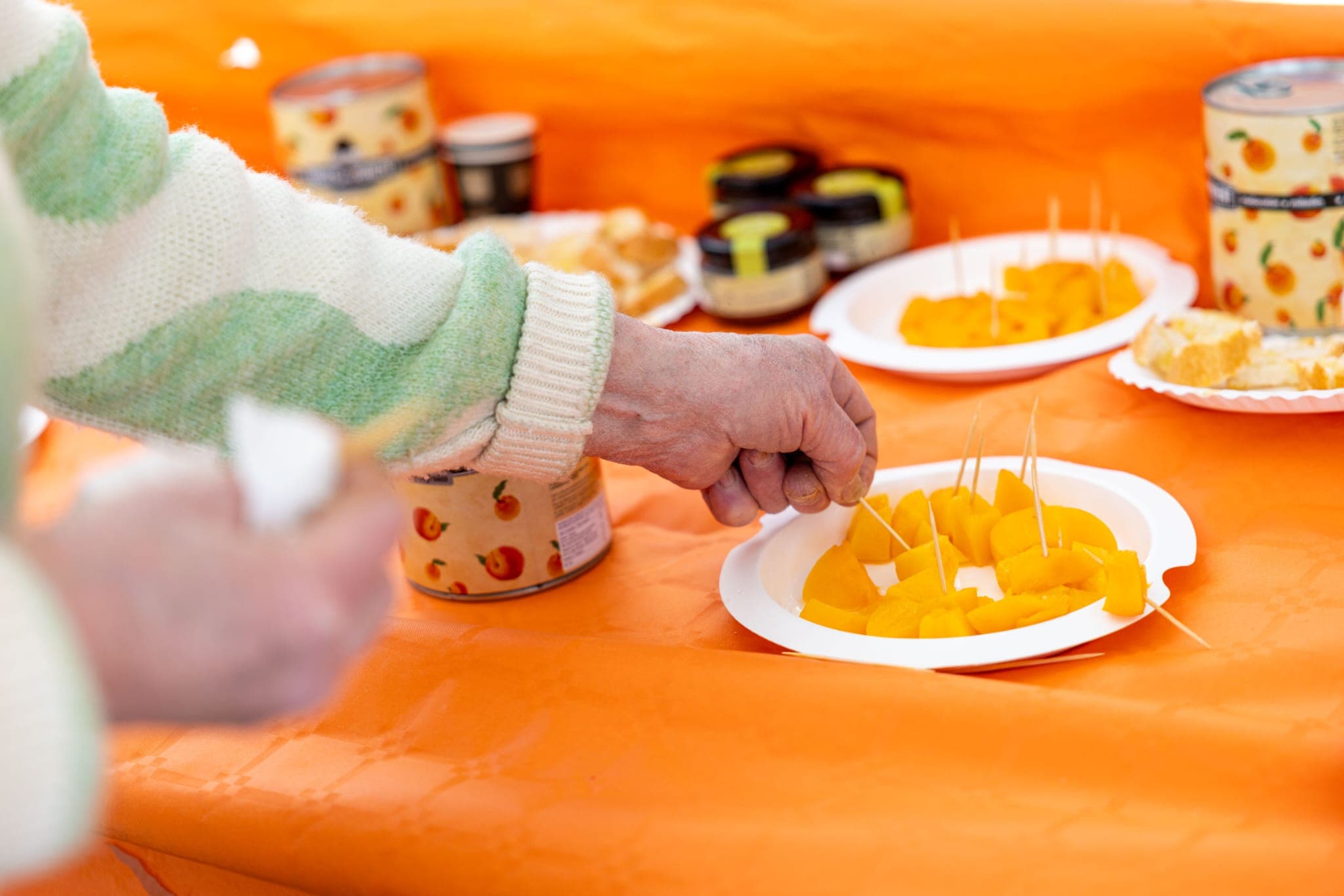 Dégustation de produits locaux : fruits et confitures Dégustation de produits locaux : fruits et confitures